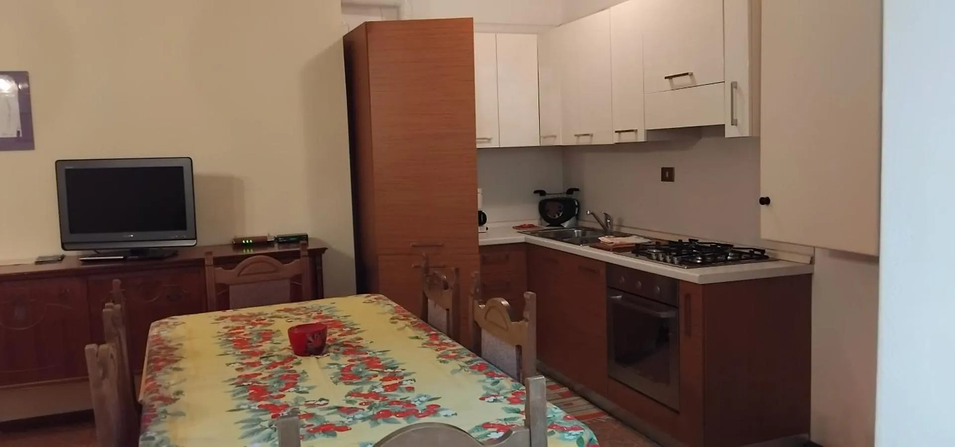 House Of Cats Apartment Domaso Italy